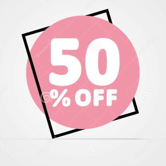 HALF OFF ANYTHING IN MY CLOSET!! JUST BUY AT LEAST 2 ITEMS AND MAKE ME AN OFFER - Picture 7 of 13